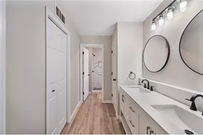 5356 Spivey Glen Court, Lakeland, FL 33810 - Photo 14