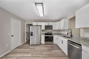 5356 Spivey Glen Ct, Lakeland, FL 33810 - Photo 8