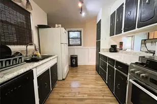 121 Maris Ct, Lakeland, FL 33809 - Photo 8