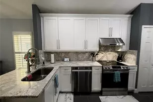 4706 Dunquin Pl, Tampa, FL 33610 - Photo 8