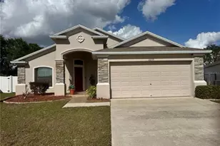 2235 Lakeridge Dr, Winter Haven, FL 33881 - Photo 1