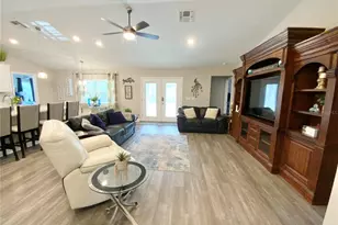 692 Howard Rd, Auburndale, FL 33823 - Photo 4