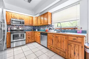 954 Odoniel Dr, Lakeland, FL 33809 - Photo 6
