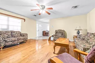 954 Odoniel Dr, Lakeland, FL 33809 - Photo 4
