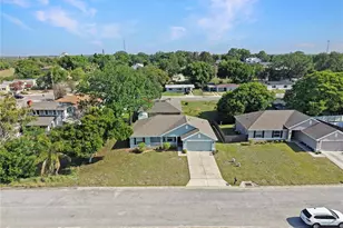 1217 Forest Hills Dr, Haines City, FL 33844 - Photo 2