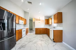 10458 Lucaya Dr, Tampa, FL 33647 - Photo 18