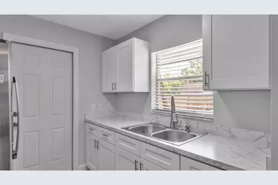 201 E Pine Street, Davenport, FL 33837 - Photo 12