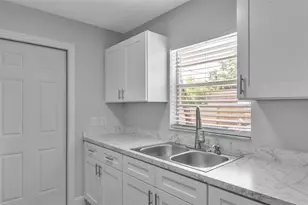 201 E Pine St, Davenport, FL 33837 - Photo 12