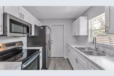 201 E Pine Street, Davenport, FL 33837 - Photo 10