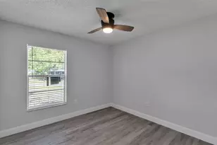 201 E Pine St, Davenport, FL 33837 - Photo 4