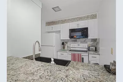 900 Avenue Z SE #D6, Winter Haven, FL 33880 - Photo 8