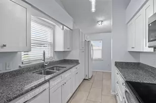 8 St Kitts Cir, Winter Haven, FL 33884 - Photo 12
