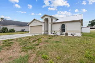 8 St Kitts Cir, Winter Haven, FL 33884 - Photo 1