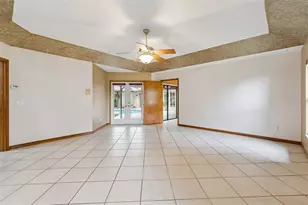 1041 Country Lake Cir, Lake Wales, FL 33898 - Photo 10