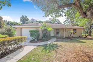 33 Pinewood Dr, Haines City, FL 33844 - Photo 2