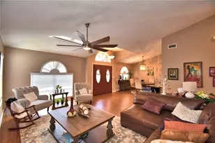 659 Sierra Cir, Davenport, FL 33837 - Photo 2
