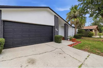 804 Centerwood Court, Brandon, FL 33511 - Photo 8