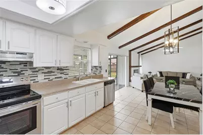 804 Centerwood Court, Brandon, FL 33511 - Photo 6