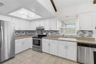 804 Centerwood Ct, Brandon, FL 33511 - Photo 20