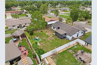 804 Centerwood Court, Brandon, FL 33511 - Photo 2