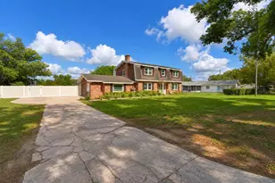 215 S Ilakee Ave, Lake Alfred, FL 33850 - Photo 2