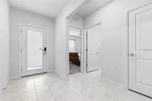 1050 Michelangelo Ln, Winter Haven, FL 33884 - Photo 4