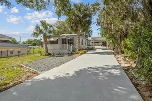 205 W Maple St, Davenport, FL 33837 - Photo 2