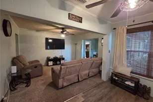 124 E F St, Frostproof, FL 33843 - Photo 2