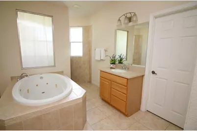 220 Hartridge Hills Dr, Winter Haven, FL 33881 - Photo 34