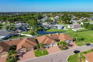 1674 Linz Ct, Winter Haven, FL 33884 - Photo 4