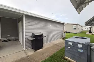 332 Victoria Dr, Haines City, FL 33844 - Photo 6
