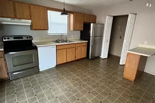 190 Rebecca Dr NE, Winter Haven, FL 33881 - Photo 2