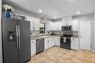683 E Brookins Ave, Eagle Lake, FL 33839 - Photo 14