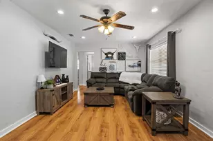 683 E Brookins Ave, Eagle Lake, FL 33839 - Photo 10