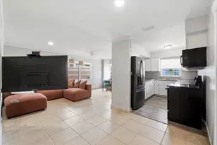622 Palencia Pl, Lakeland, FL 33803 - Photo 8