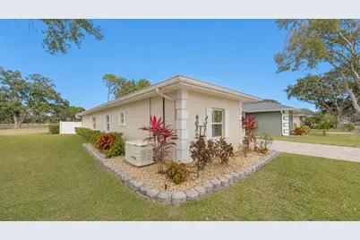 728 Canberra Road, Winter Haven, FL 33884 - Photo 2