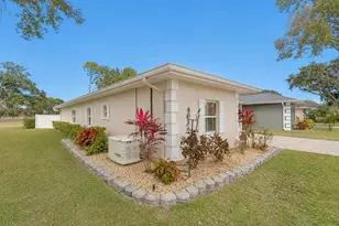 728 Canberra Rd, Winter Haven, FL 33884 - Photo 2