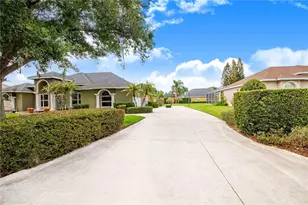 445 Talamone Dr, Winter Haven, FL 33884 - Photo 4