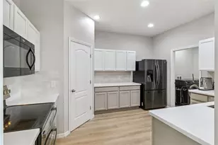 647 Chicago Way, Dundee, FL 33838 - Photo 12