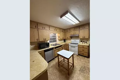 301 W Lemon Street, Bowling Green, FL 33834 - Photo 1
