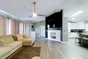 8017 Glenridge Ln, Lakeland, FL 33809 - Photo 10