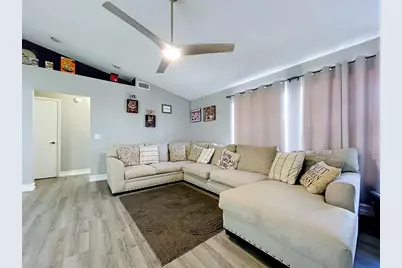 8017 Glenridge Lane, Lakeland, FL 33809 - Photo 6