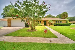 902 Crestview Dr, Auburndale, FL 33823 - Photo 2