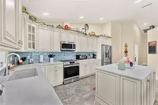 2868 Oconnell Dr, Kissimmee, FL 34741 - Photo 10