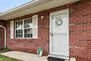 1433 Thousand Roses Ave W, Lake Wales, FL 33853 - Photo 4