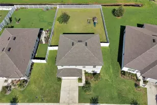 1042 Michelangelo Ln, Winter Haven, FL 33884 - Photo 4