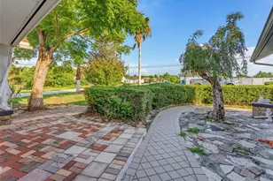 5405 Frost Rd, Spring Hill, FL 34606 - Photo 8