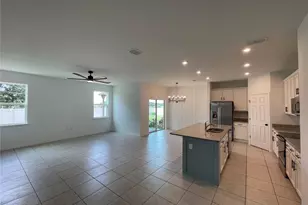 689 Crown Rose Dr, Eagle Lake, FL 33839 - Photo 4