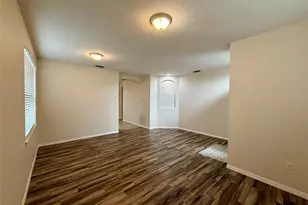 811 Krenson Woods Ln, Lakeland, FL 33813 - Photo 6