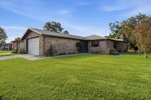 478 Lake Carolyn Cir, Lakeland, FL 33813 - Photo 2